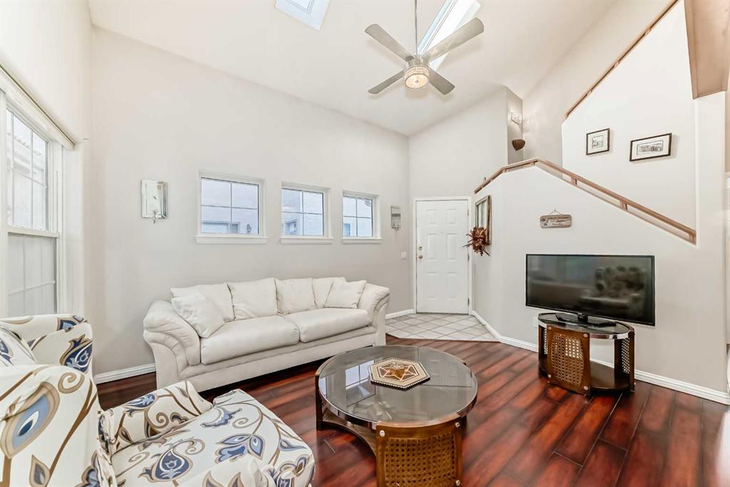 1906 Patterson View SW photo 2