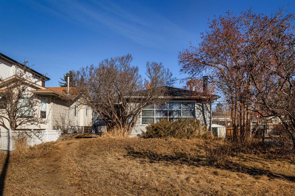2824 Parkdale Boulevard NW photo 4
