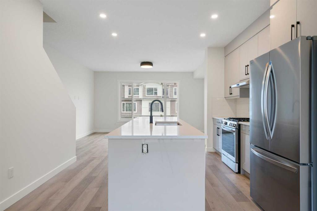 8808 48 Street NE photo 4