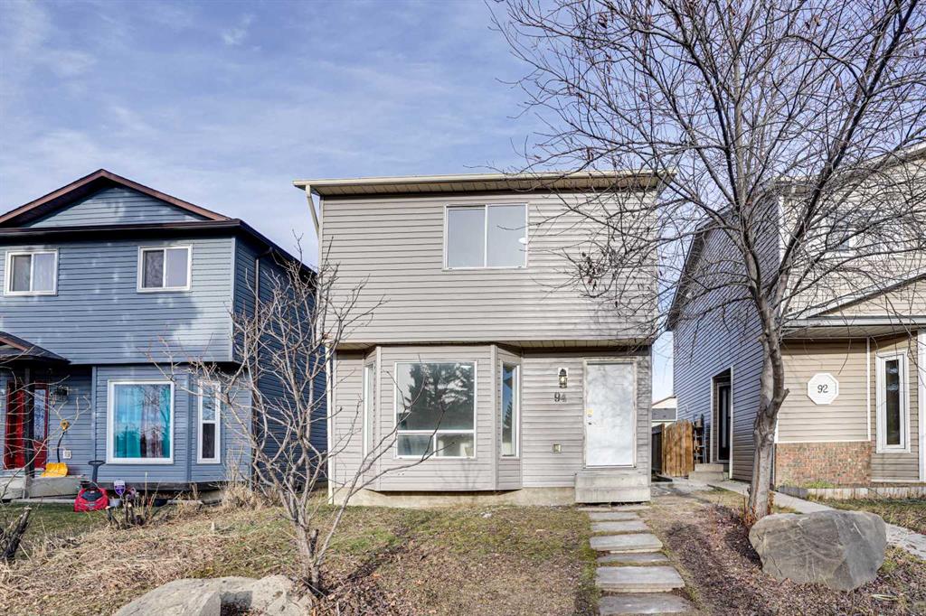 94 Martindale Boulevard NE photo 3