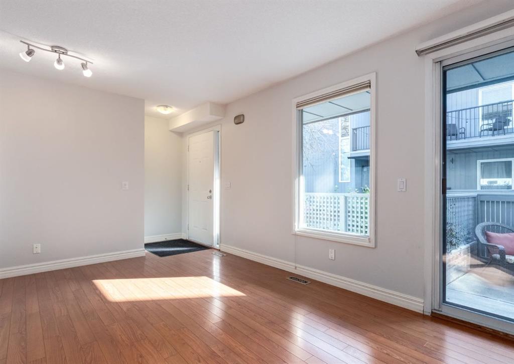 123 13 Avenue NE #3 photo 3