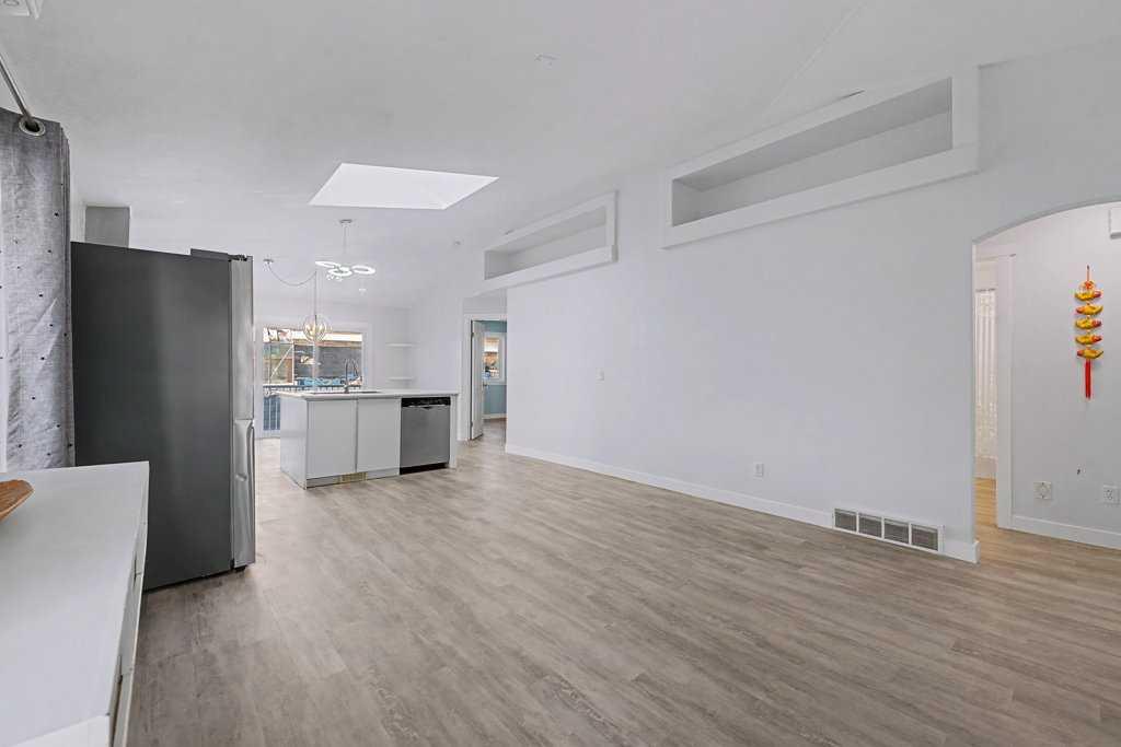 267 Panamount Hill NW photo 5