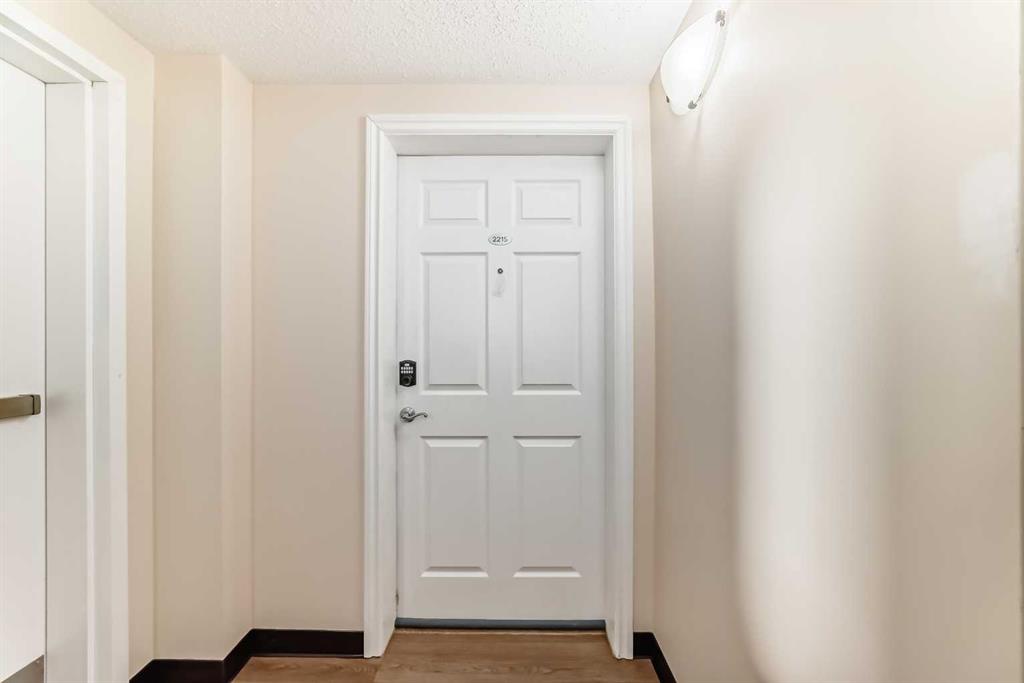5200 44 Avenue NE #2215 photo 2