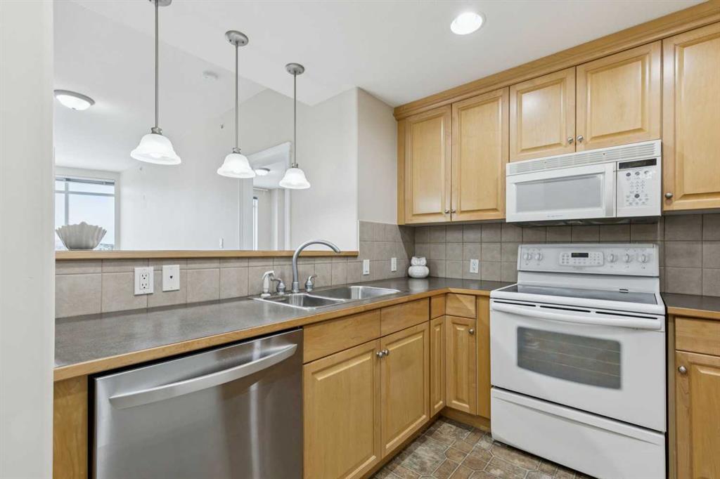1726 14 Avenue NW #705 photo 4