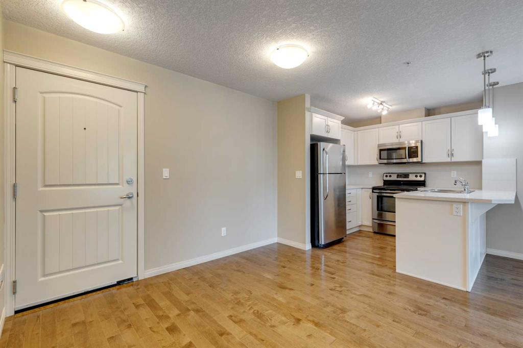304 Cranberry Park SE #106 photo 3