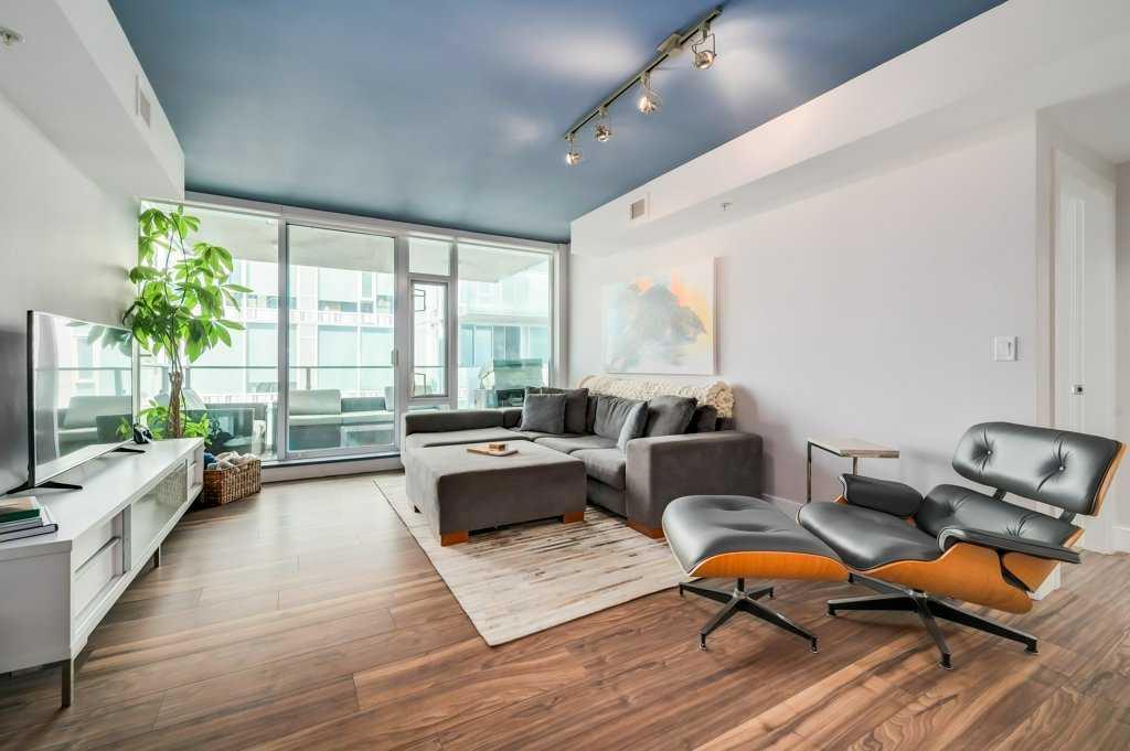 560 6 Avenue SE #410 photo 3