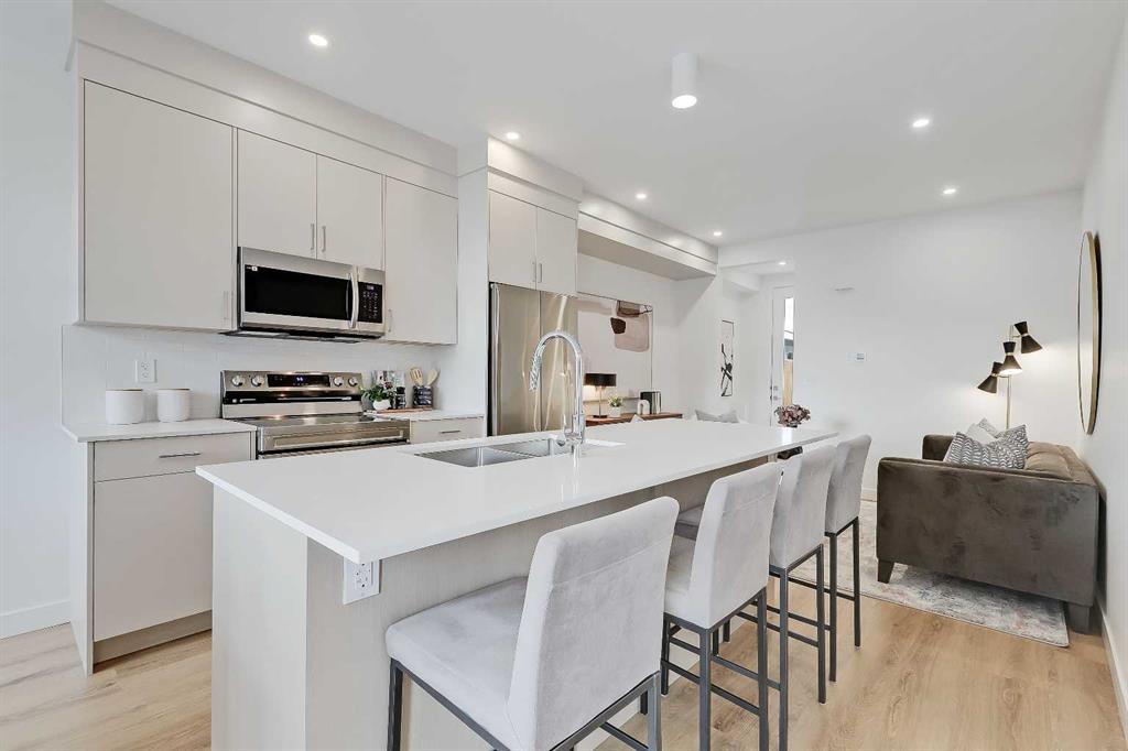 828 8 Avenue NE #2 photo 3