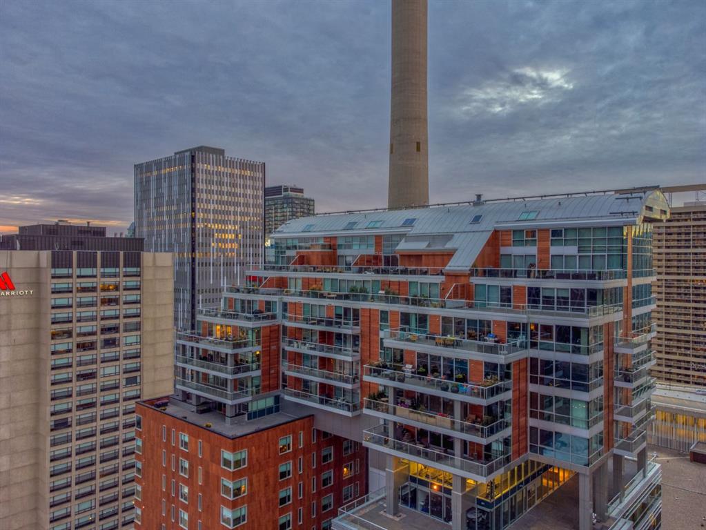 108 9 Avenue SW #1801 photo 3
