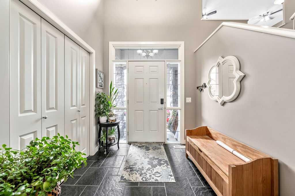 20 Sherwood Rise NW photo 2