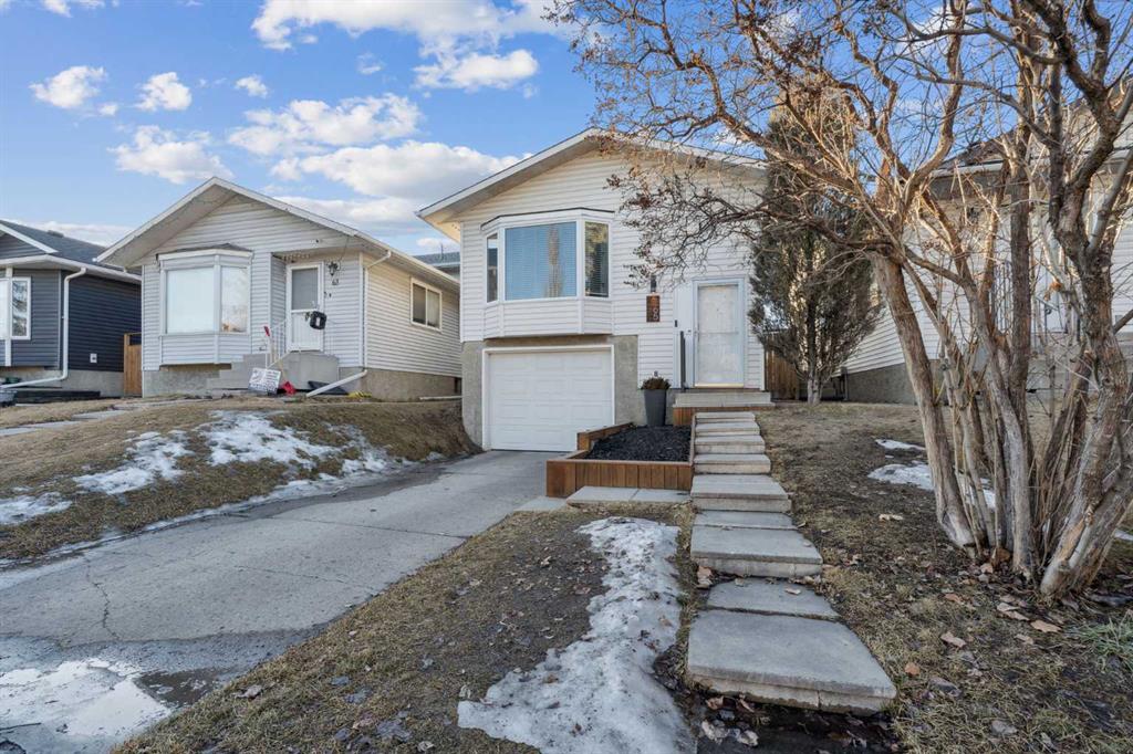 65 Tararidge Close NE photo 3