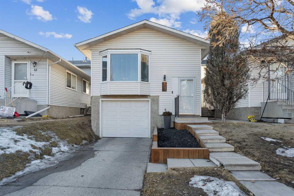65 Tararidge Close NE photo 4
