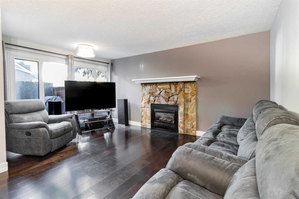 77 Glamis Green SW #175 photo 3