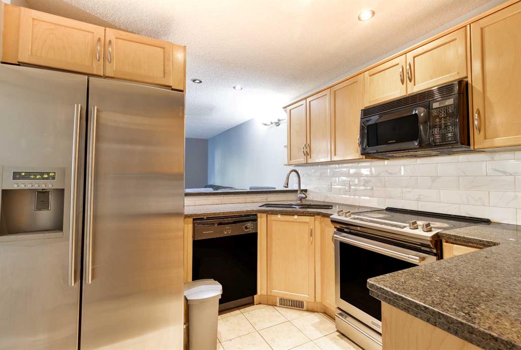 77 Glamis Green SW #175 photo 5