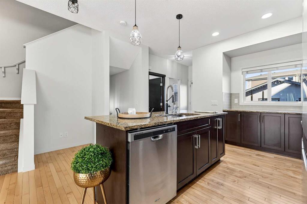 345 Mahogany Boulevard SE photo 4