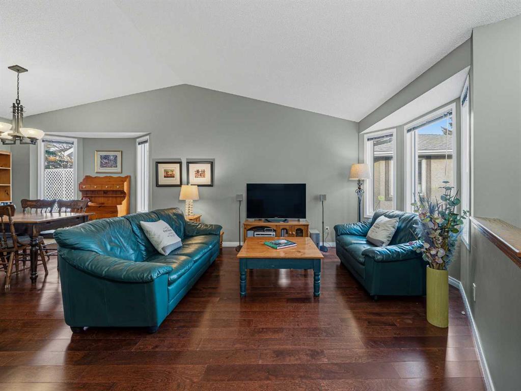 301 Arbour Cliff Close NW photo 3