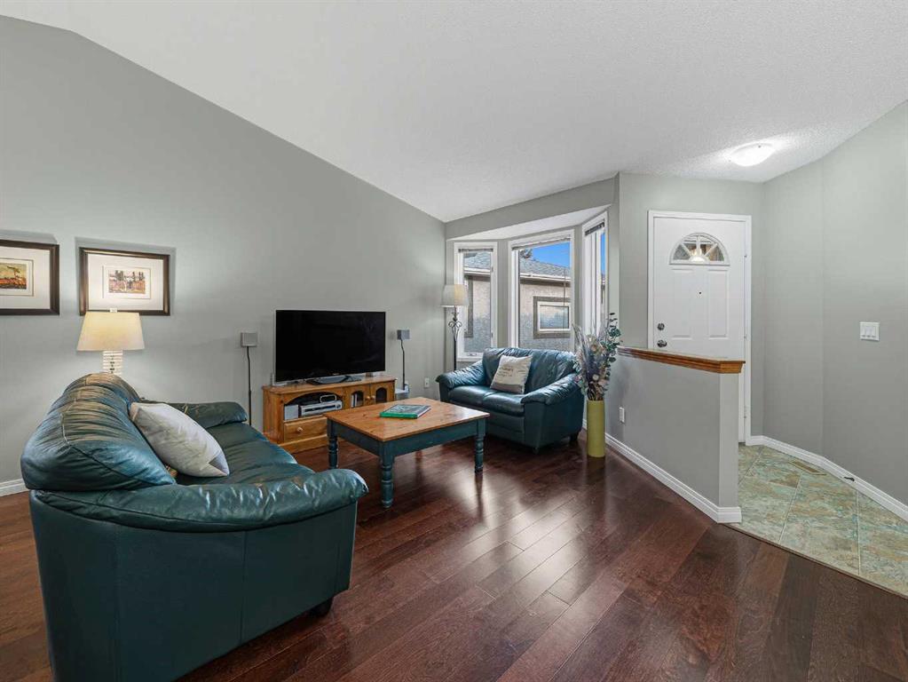 301 Arbour Cliff Close NW photo 4
