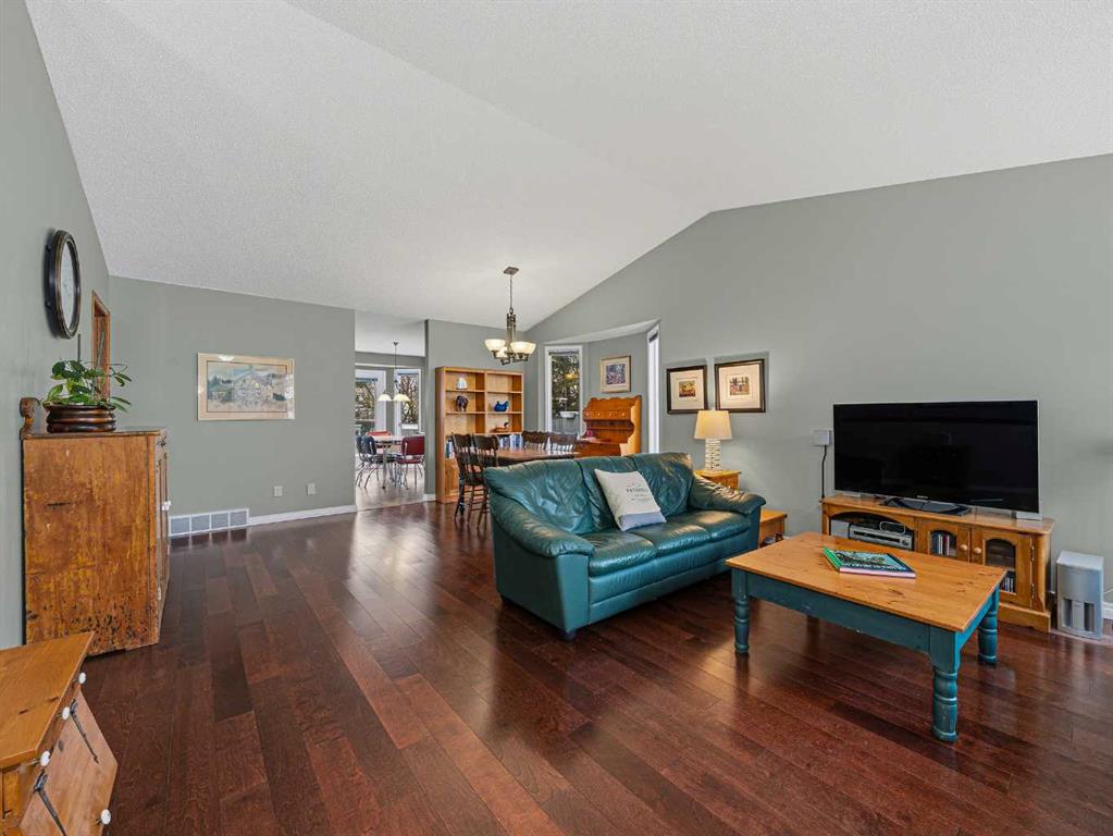 301 Arbour Cliff Close NW photo 5