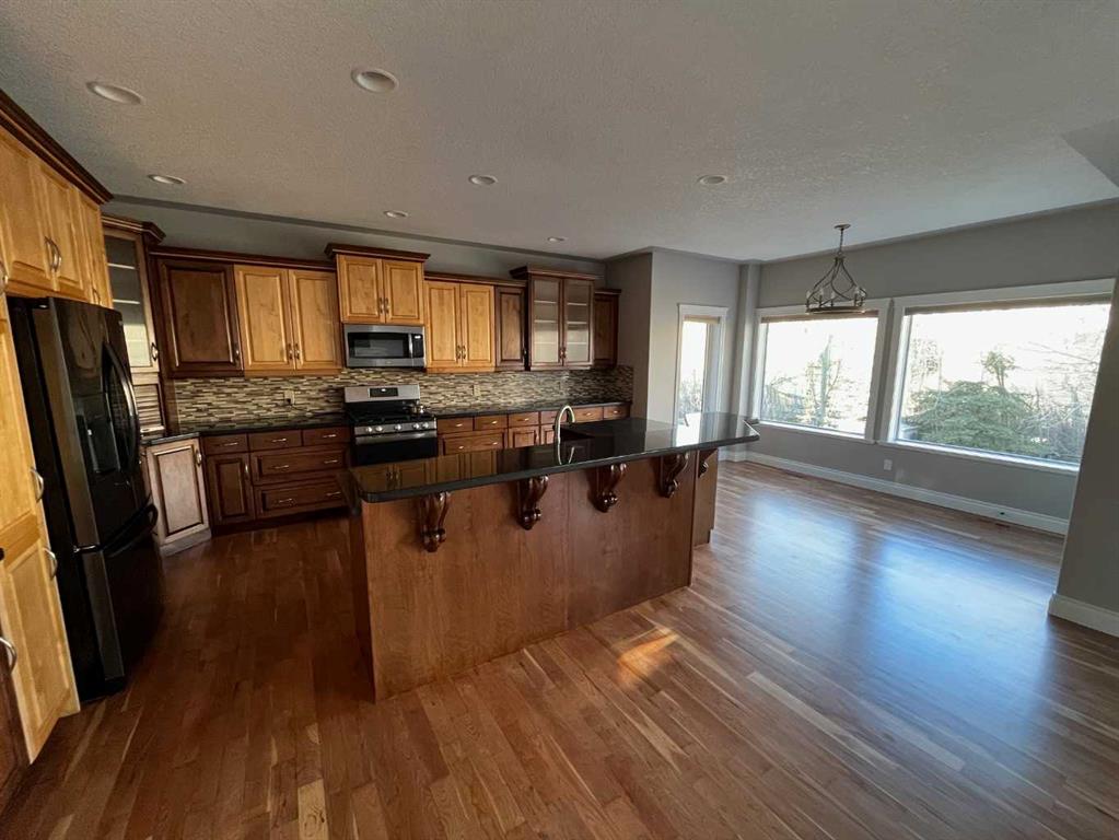 75 Royal Abbey Rise NW photo 3