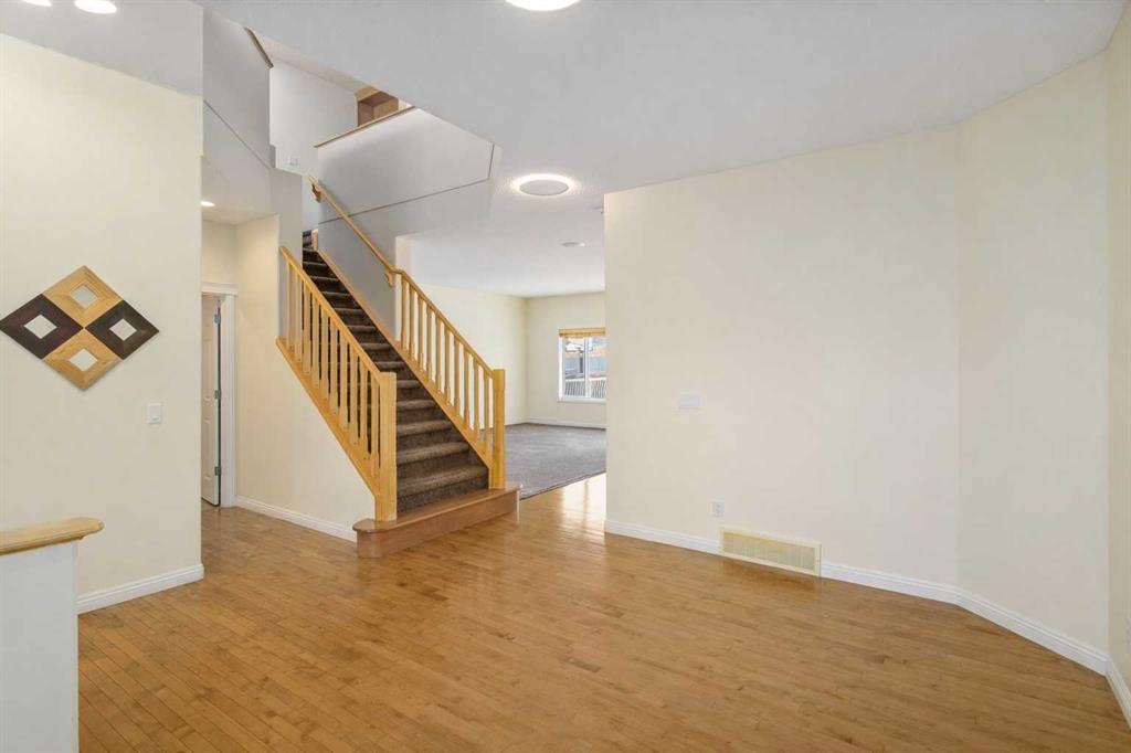 153 Kincora Bay NW photo 4