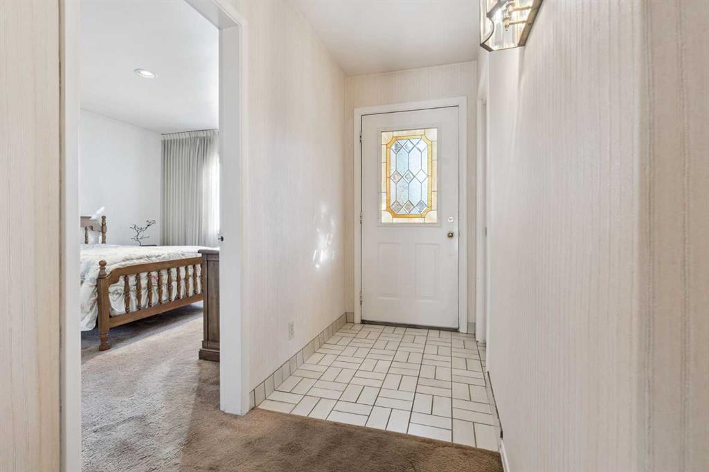 34 Rosery Drive NW photo 3