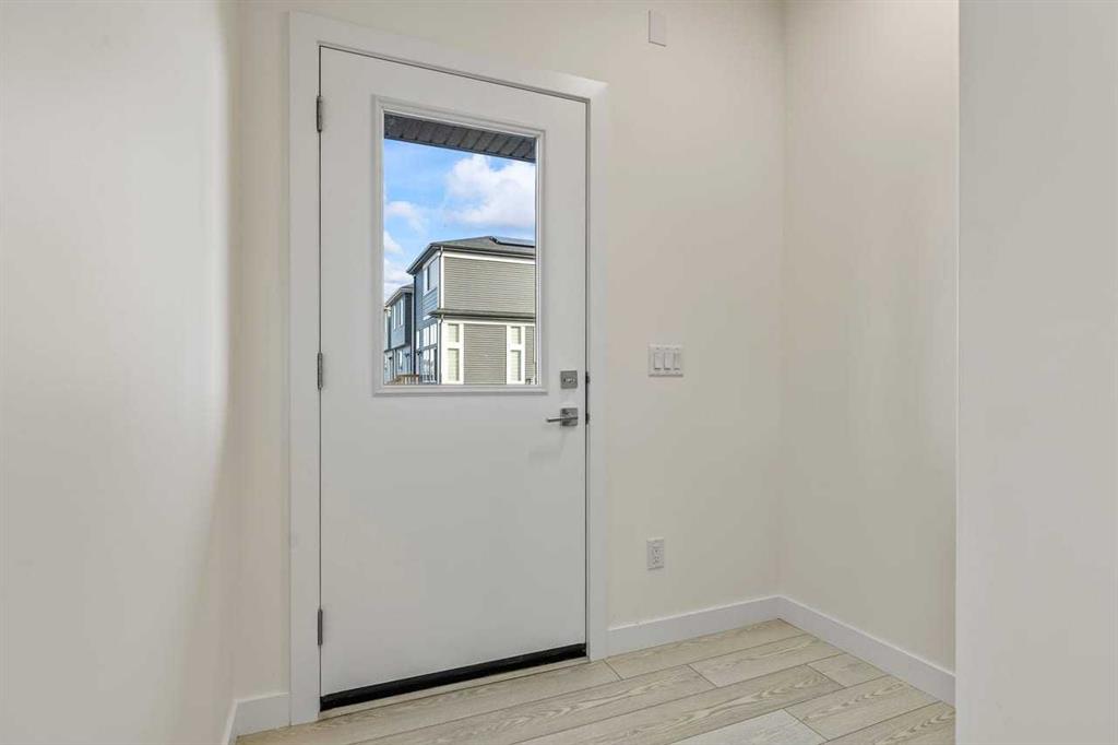 42 Corner Glen Manor NE photo 5