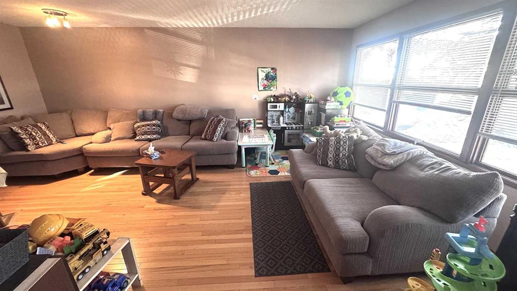 6503 33 Avenue NW photo 5