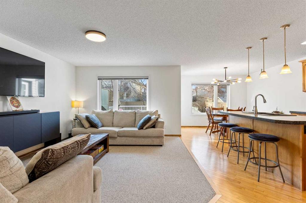 921 Cranston Drive SE photo 2