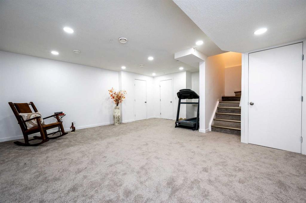 60 Covecreek Mews NE photo 5