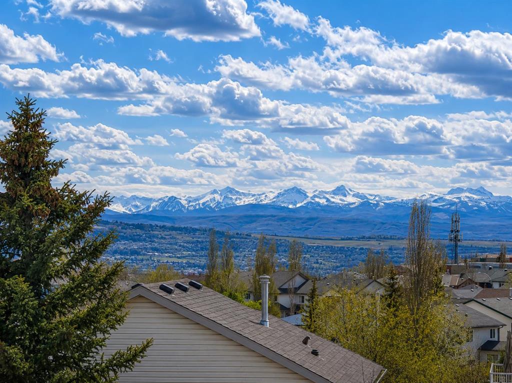 49 Arbour Crest Heights NW