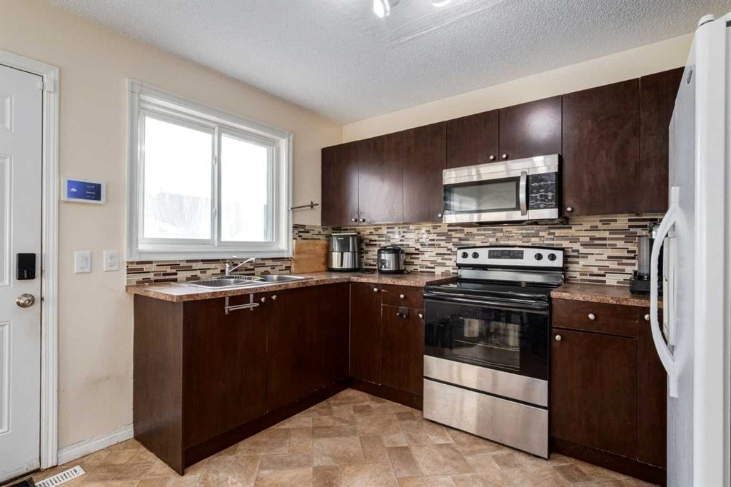 150 Martinbrook Road NE photo 5