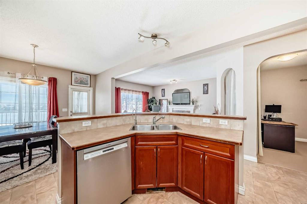 292 Taralake Terrace NE photo 3