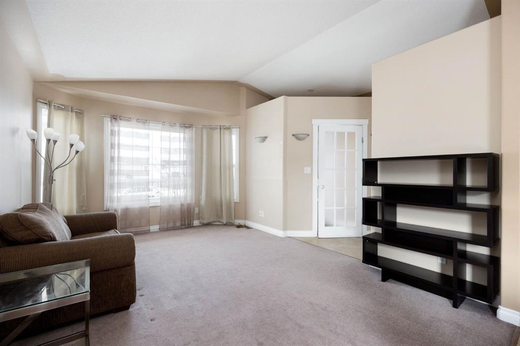 209 Ash Way photo 4