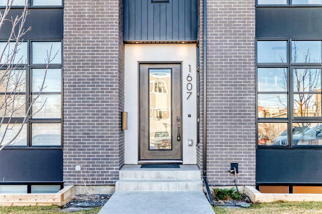 1607 37 Avenue SW photo 3
