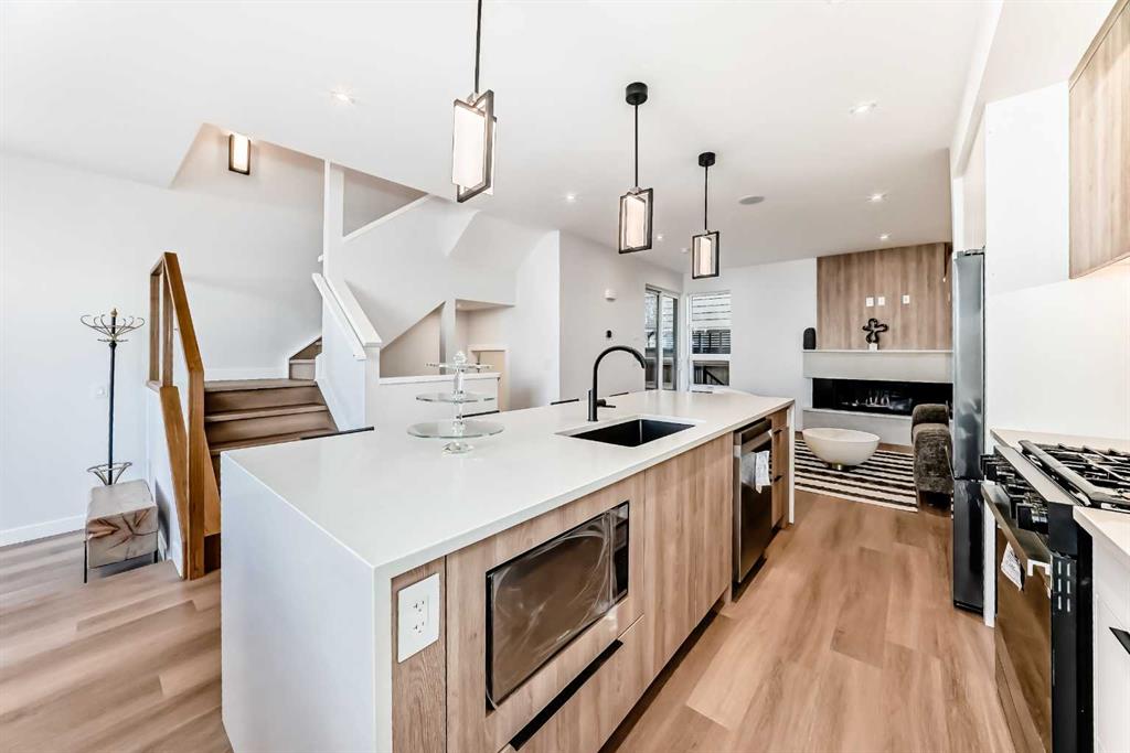 1607 37 Avenue SW photo 5