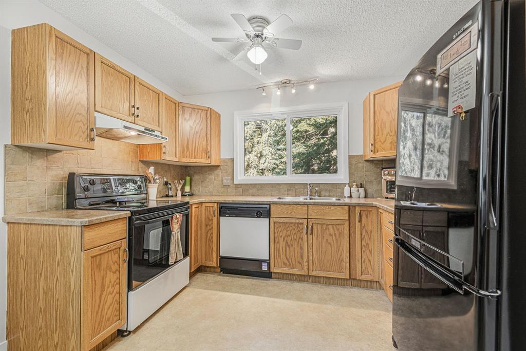 3130 66 Avenue SW #830 photo 3
