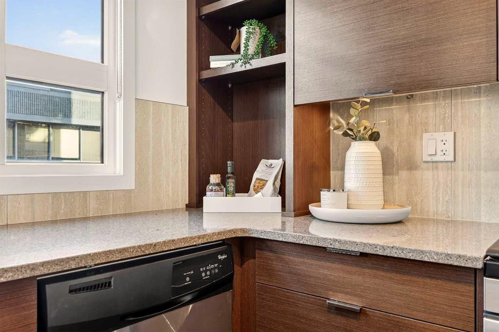 1719 9A Street SW #121 photo 4