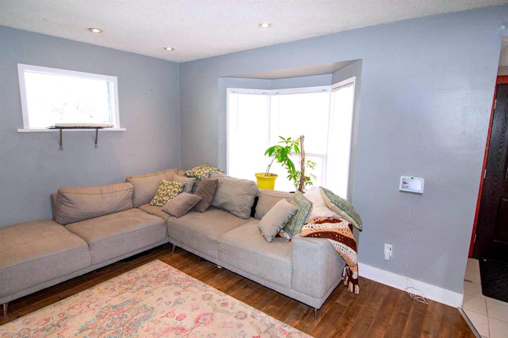 129 30 Avenue NW photo 5