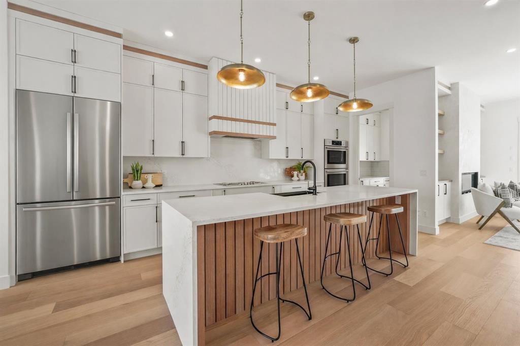 2421 25 Avenue NW photo 4