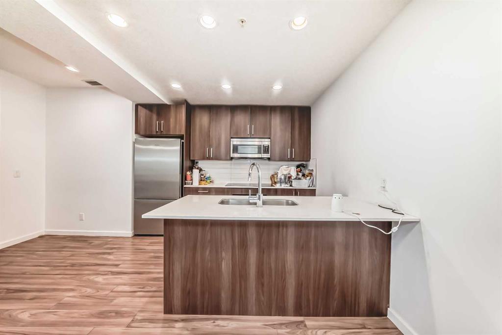 1629 38 Street SW #106 photo 4