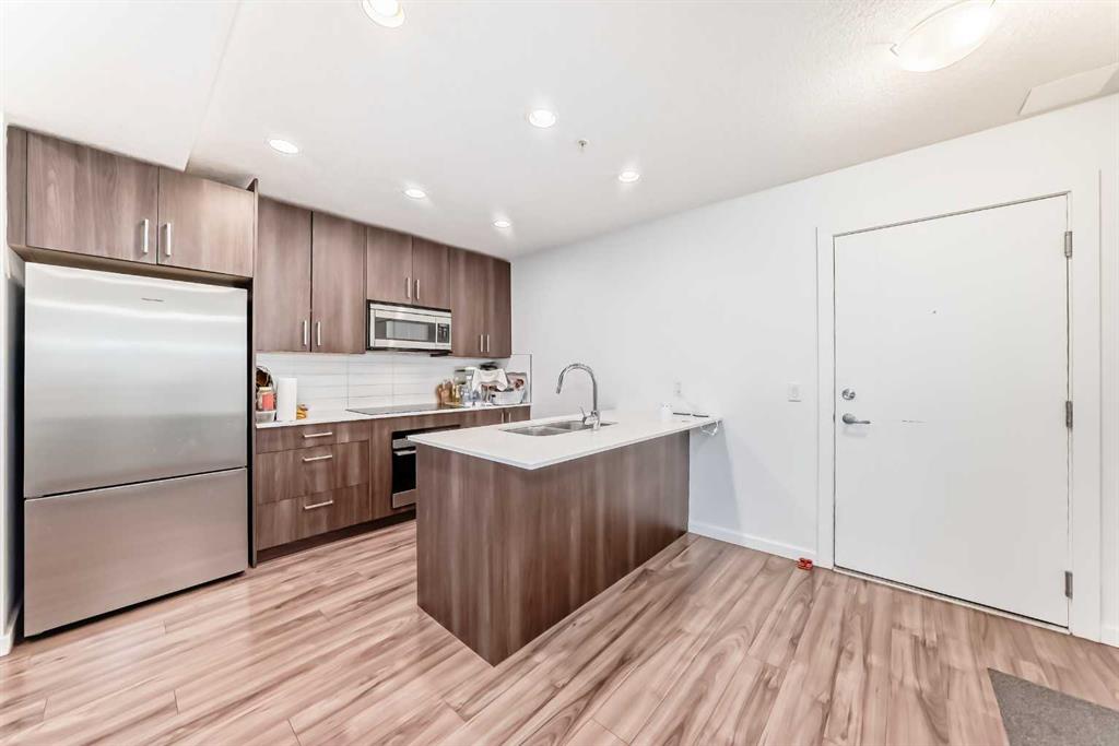1629 38 Street SW #106 photo 5