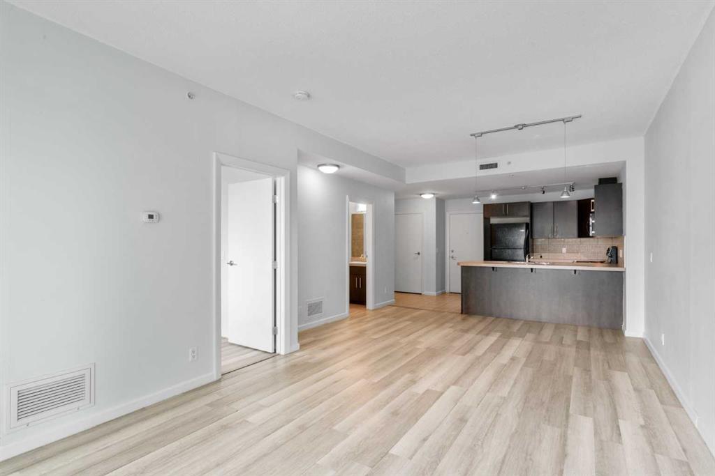 210 15 Avenue SE #1804 photo 4
