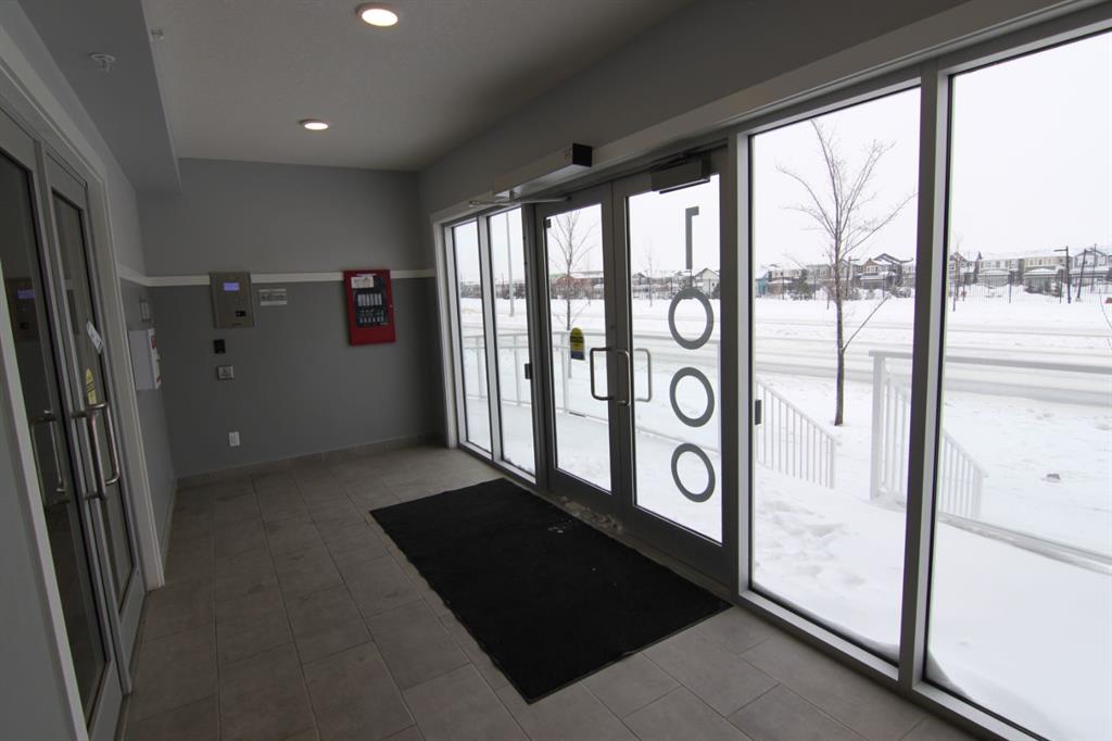 220 SETON Grove SE #1207 photo 4