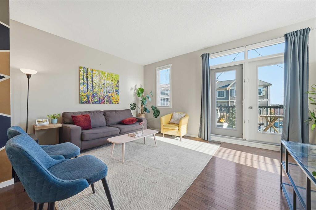 176 Evansview Gardens NW photo 3