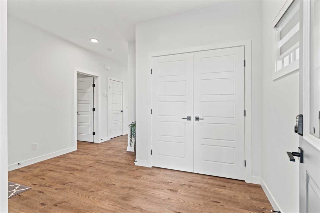 116 Ambleside Crescent NW photo 3