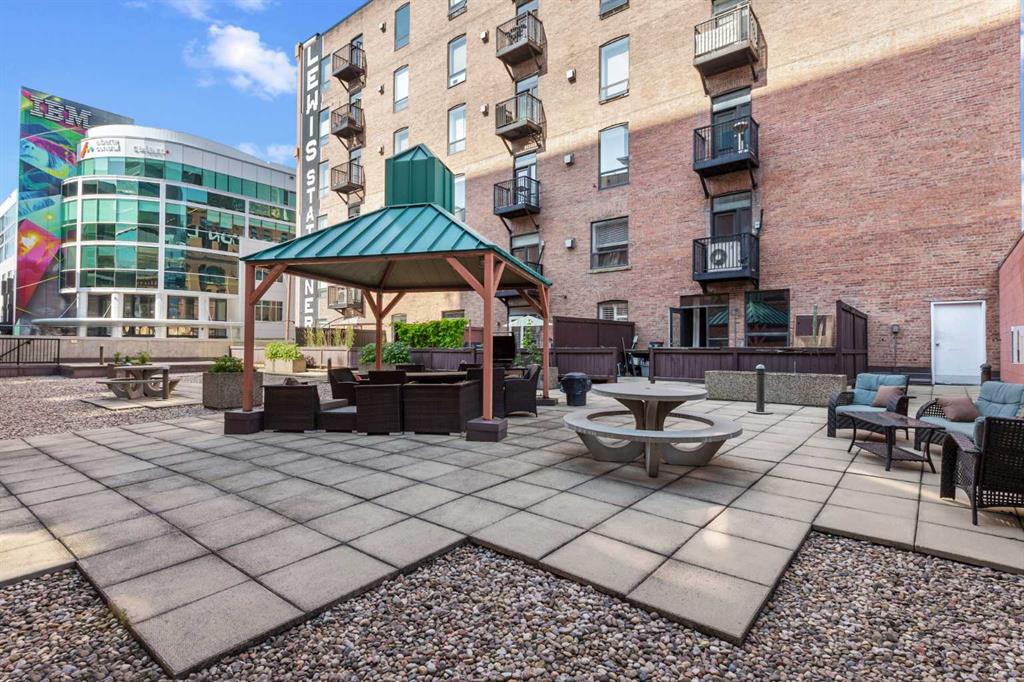 240 11 Avenue SW #103 photo 5