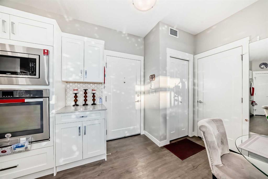 10 Walgrove Walk SE #405 photo 4