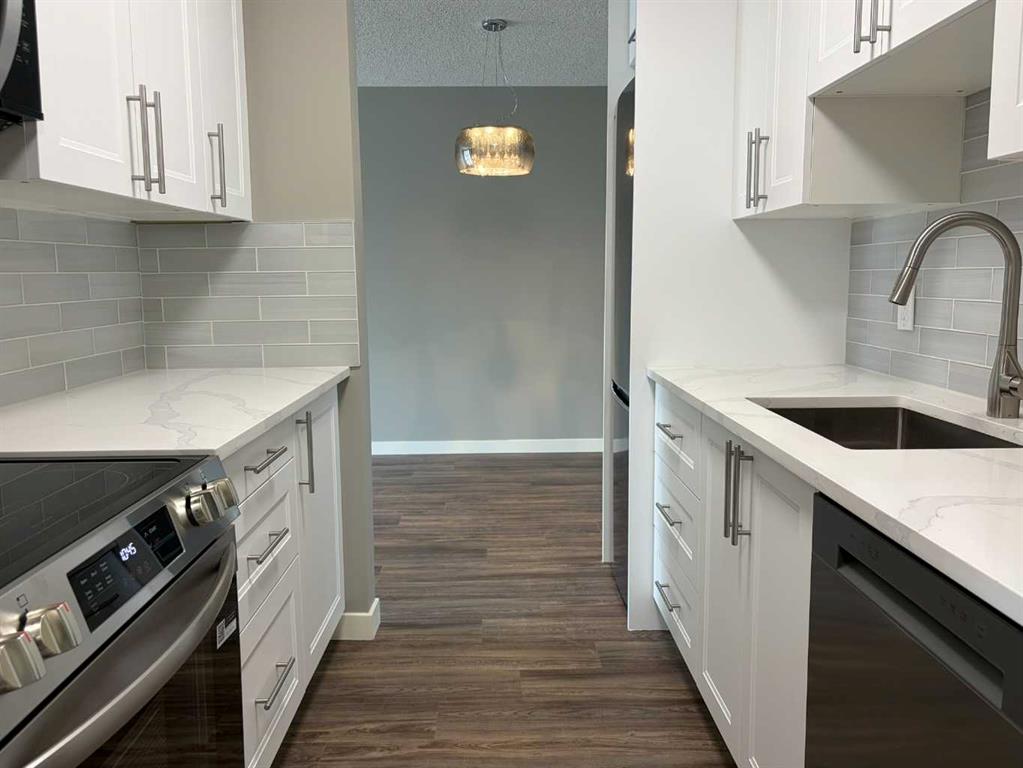 635 56 Avenue SW #302 photo 2
