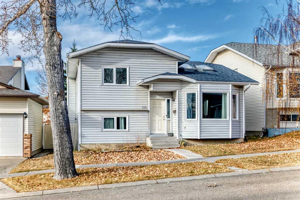179 Hawkwood Boulevard NW photo 2