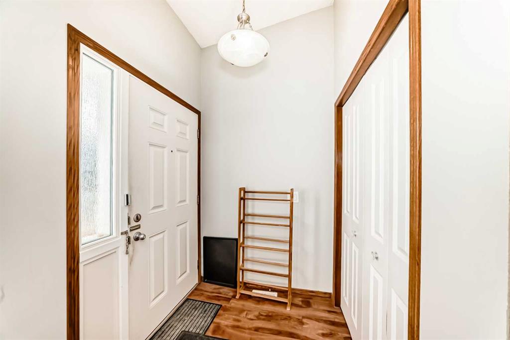 179 Hawkwood Boulevard NW photo 3
