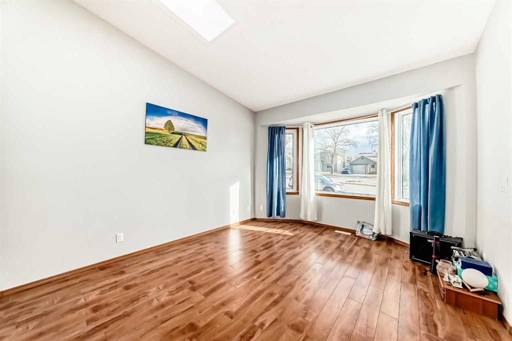 179 Hawkwood Boulevard NW photo 4